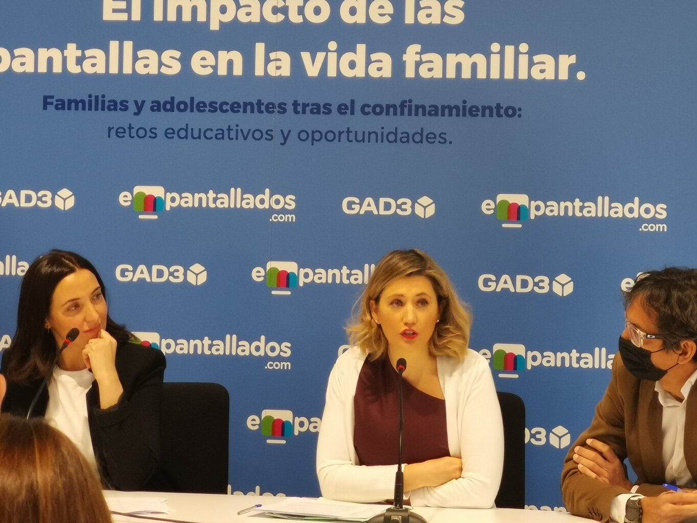 Silvia Álava Empantallados