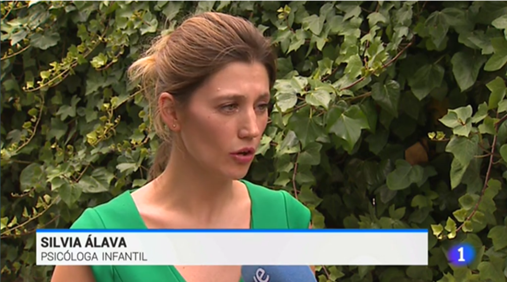 Silvia Álava - Telediario 15 horas 04-07-16 - Campamentos verano