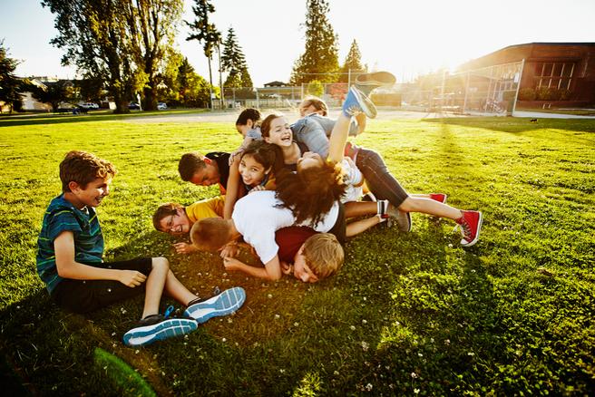 Los padres deben fomentar el comportamiento social, porque si el niño se siente reforzado querrá repetirlo