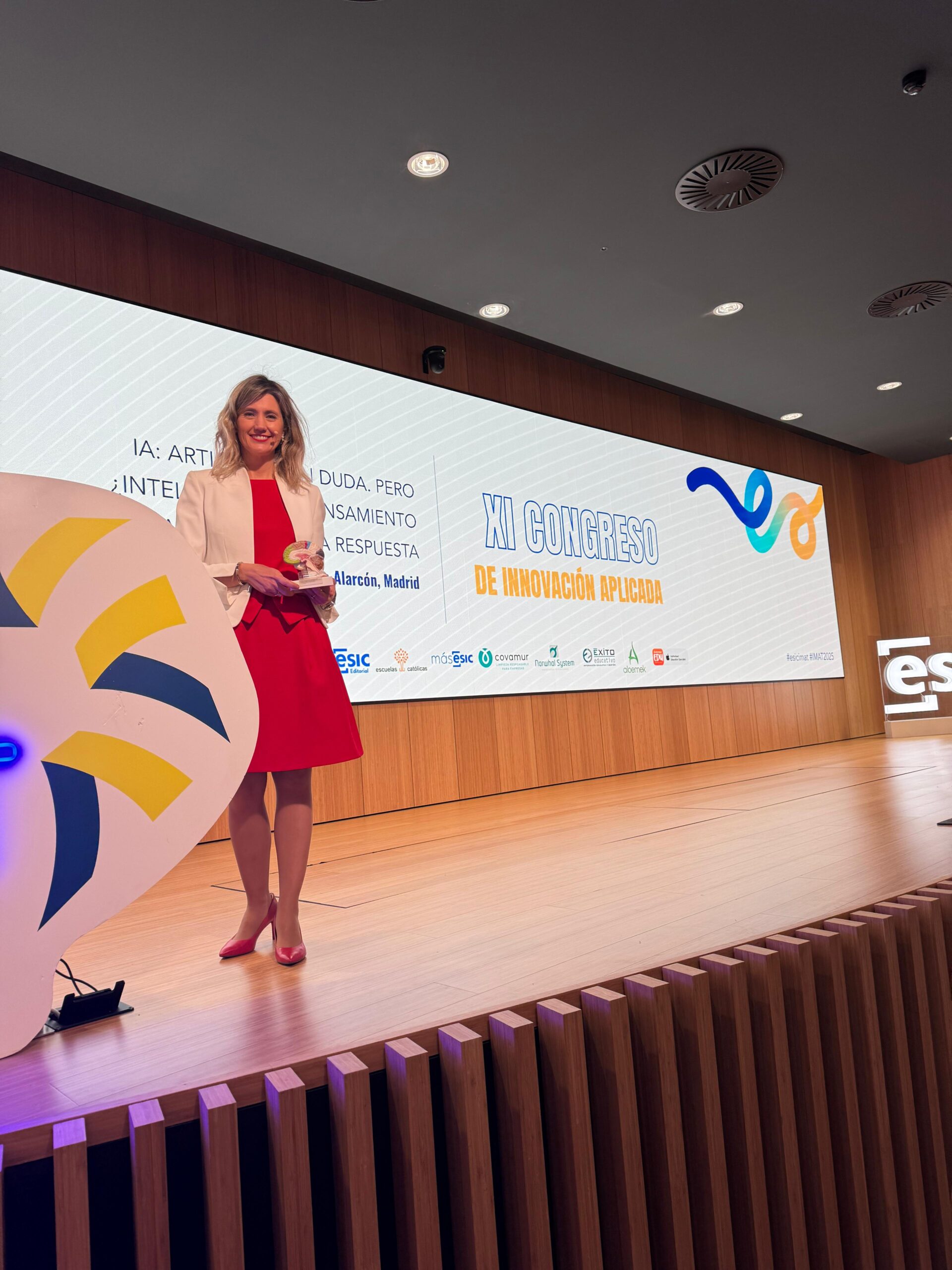 Cómo afecta la inteligencia artificial al desarrollo emocional y cognitivo de los adolescentes, por la psicóloga Silvia Álava