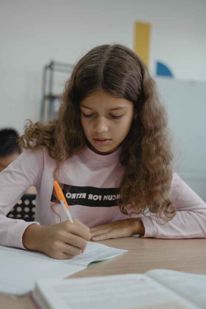 Deberes: Si le dices a tu hijo, 'tenemos examen', lo que tenemos es un problema