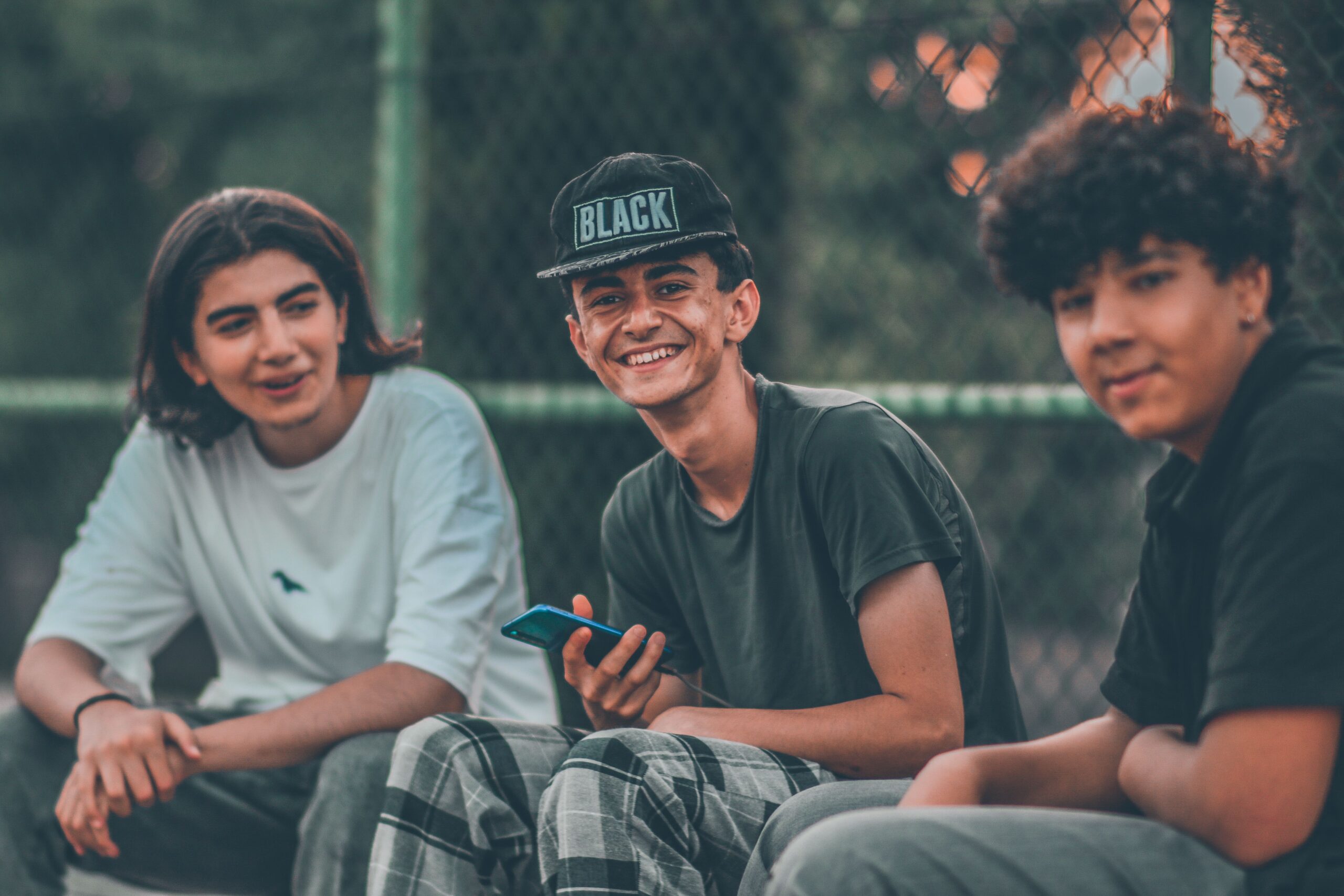 ¿Qué es “farmear aura” y por qué engancha a los adolescentes? Una mirada desde la psicología